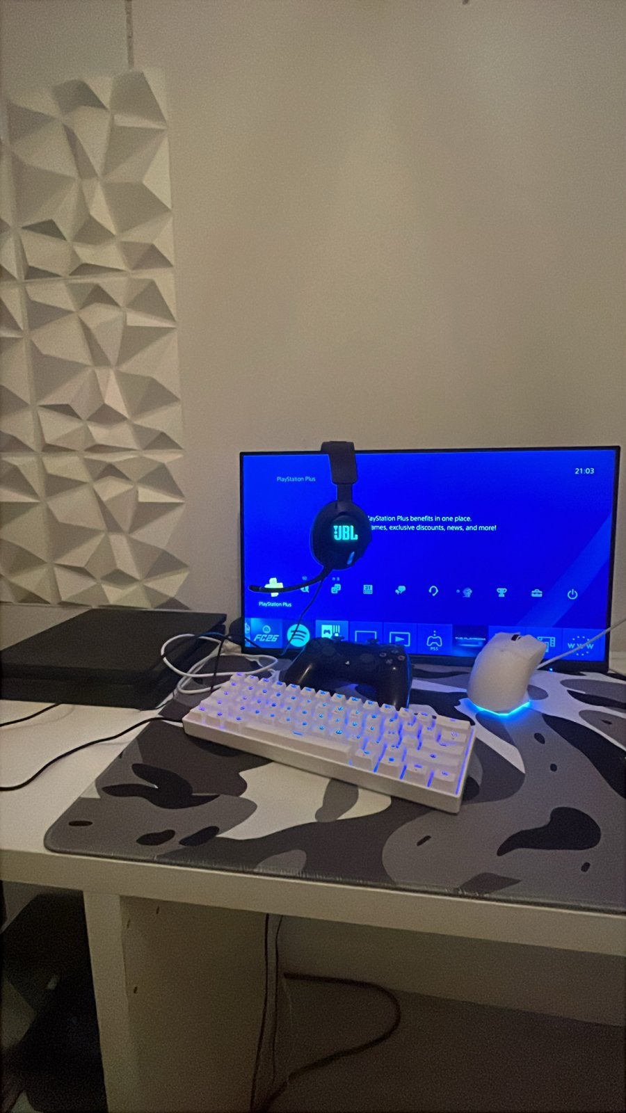 110 euro voor ps4 met spellen en 165 met beeldscherm ext, Spelcomputers en Games, Ophalen, Met 1 controller, Slim, 500 GB