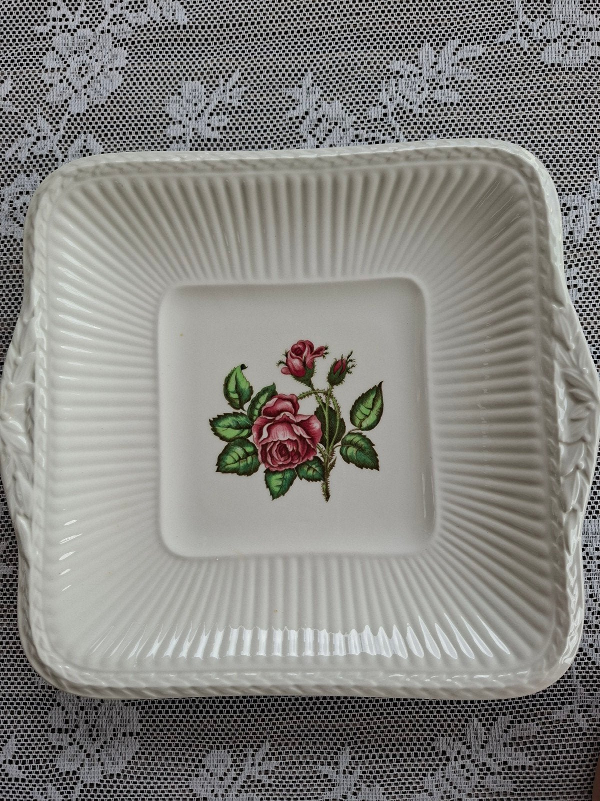 Vintage porseleinen schaal, Wedgwood  Moss Rose, Antiek en Kunst, Ophalen of Verzenden