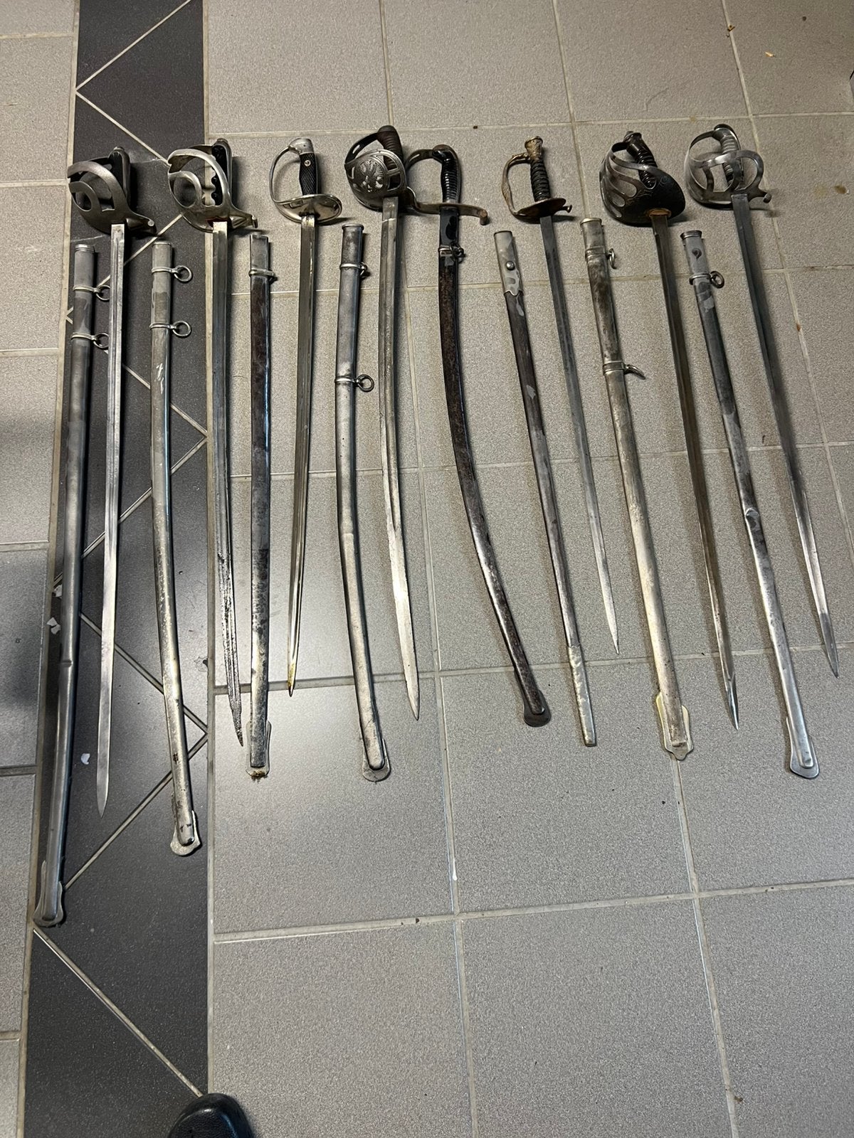 Aantal sabels uit erfenis, Ophalen of Verzenden