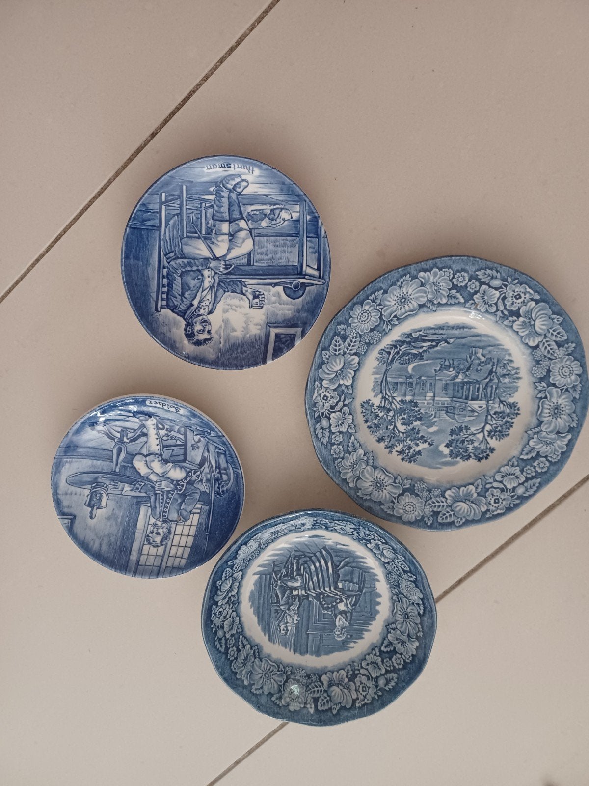 Set van 4 decoratieve borden - Betsy Ross & Enoch Wedgwood, Ophalen of Verzenden