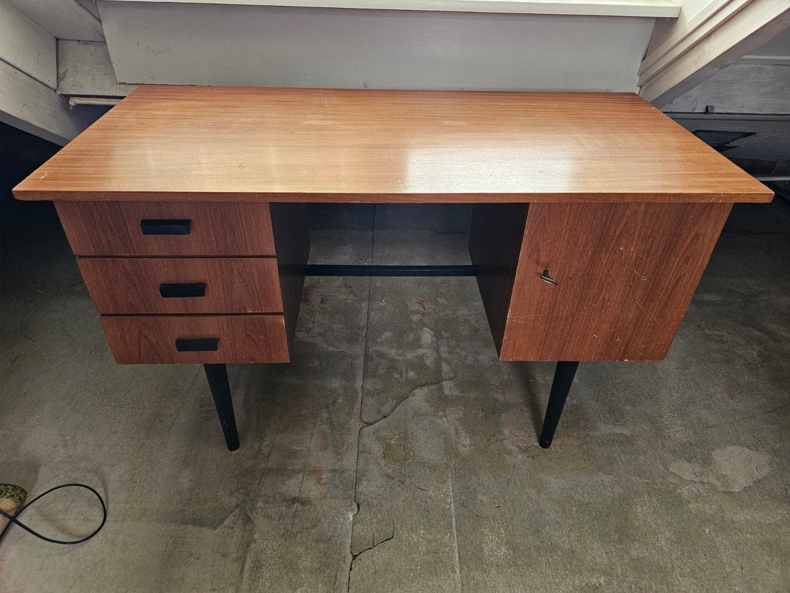 Vintage jaren '50 bureau - origineel, Huis en Inrichting, Bureaus, Ophalen