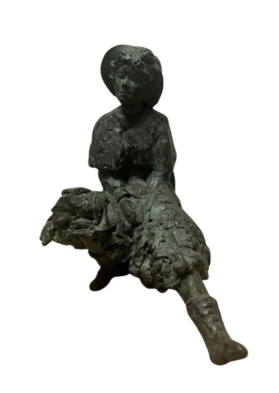Bronzen beeld Vion de Swart - Zittende vrouw met hoed, Ophalen of Verzenden, Brons, 20 - 50 cm, Beeld