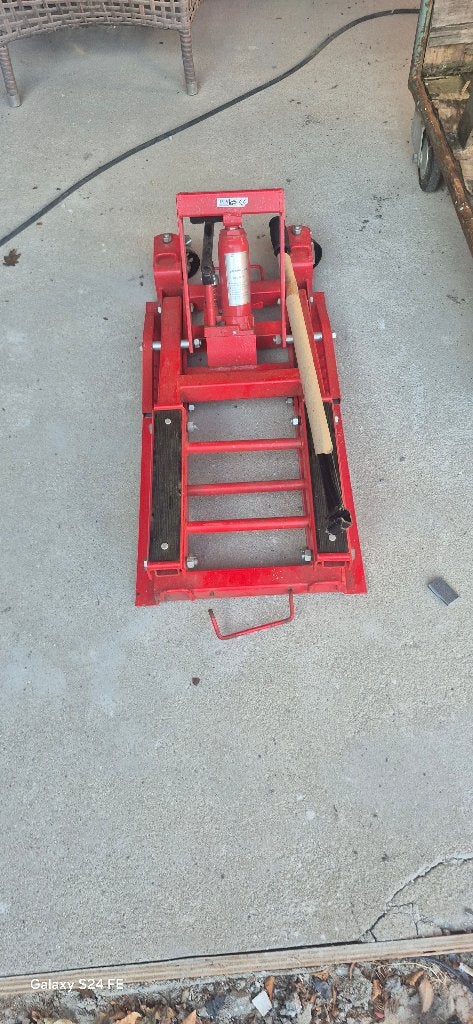 Motorcycle jack, Auto diversen, Ophalen of Verzenden, Zo goed als nieuw, Hydraulisch, Garagekrik