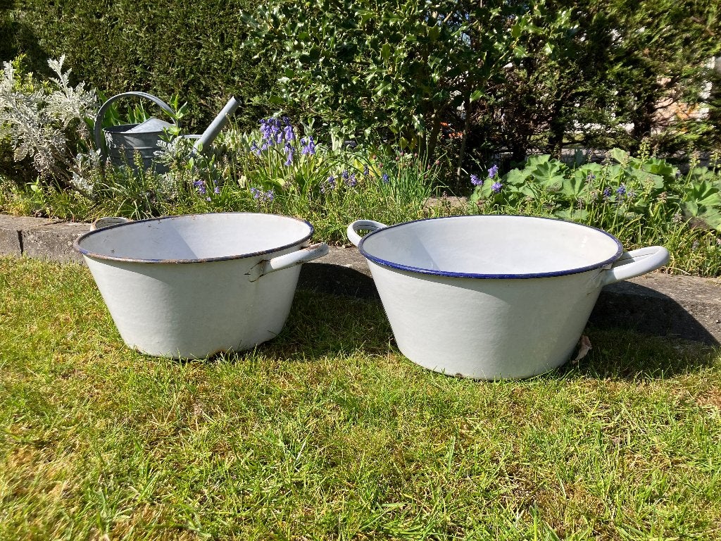 Emaille wasteil / bekken 2st. €9,50p/st., Ophalen