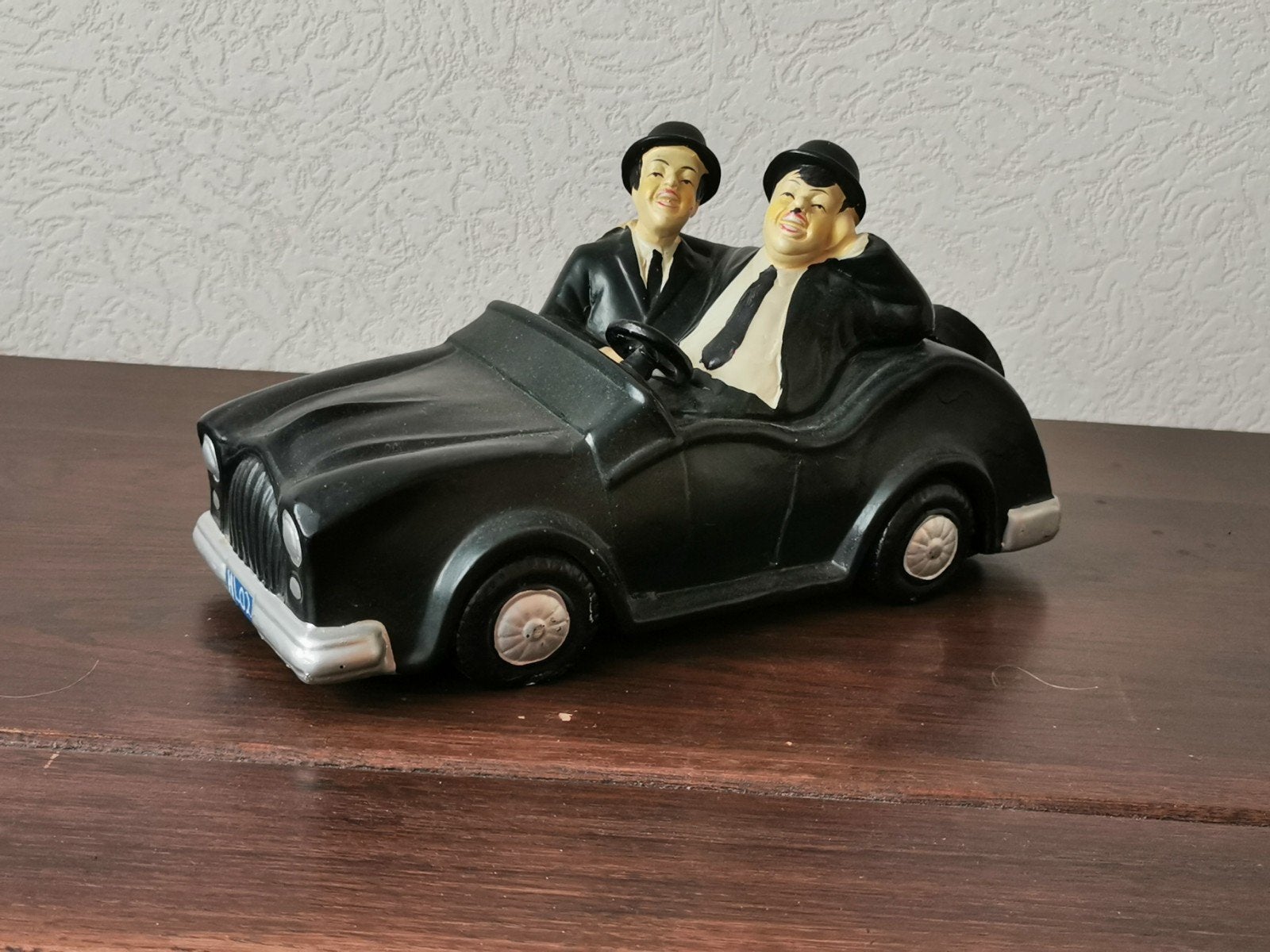Laurel en Hardy beeldje in auto, Ophalen, Gebruikt
