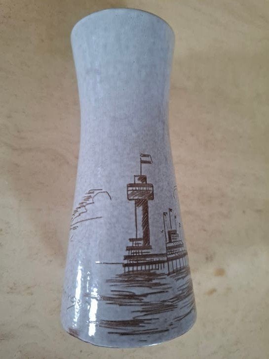 Vintage Scheveningen vaasje met pier, Antiek en Kunst, Ophalen of Verzenden