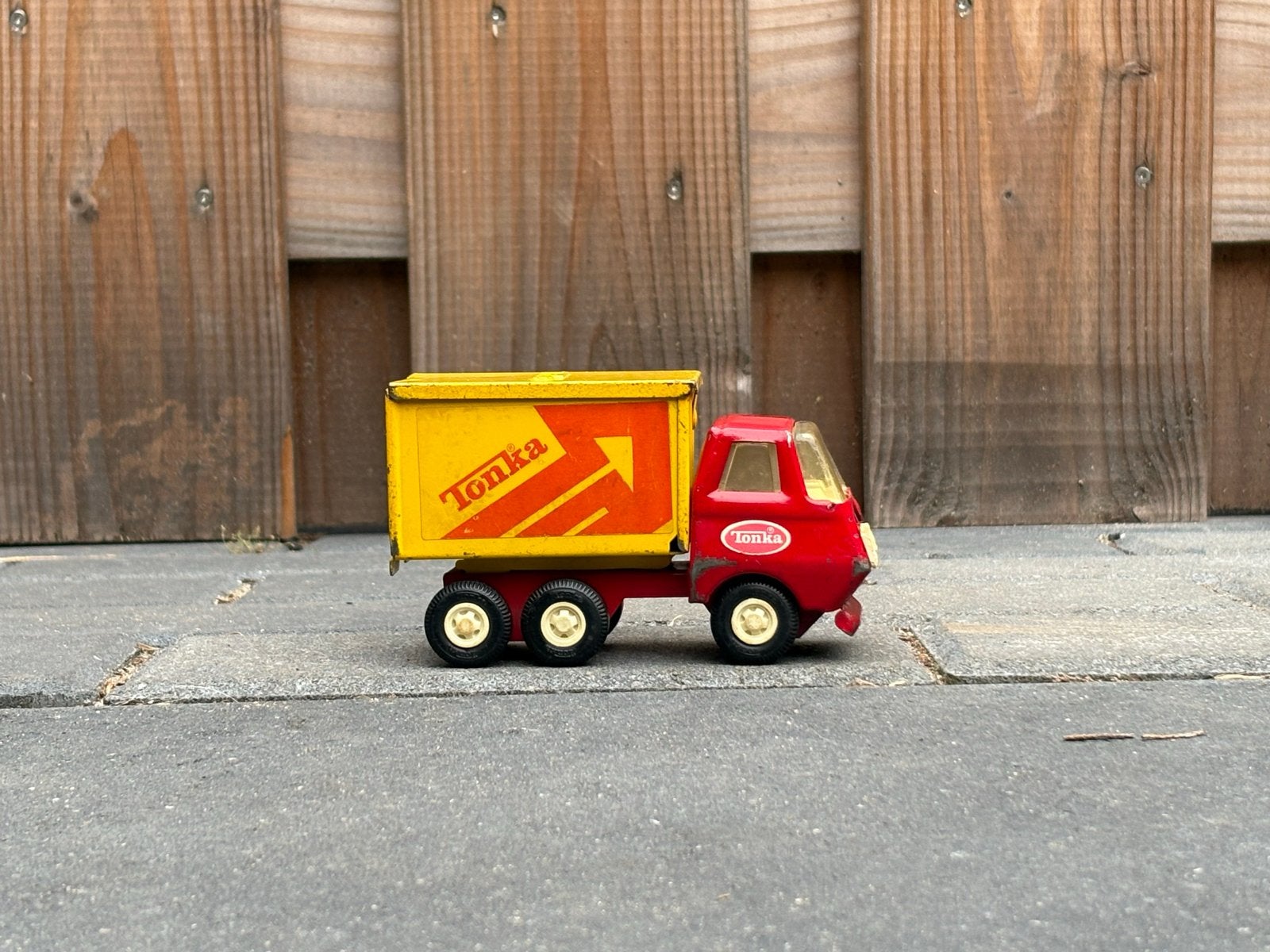 Originele Vintage Tonka Verhuiswagen/Bakwagen– Jaren '70/'80, Ophalen of Verzenden