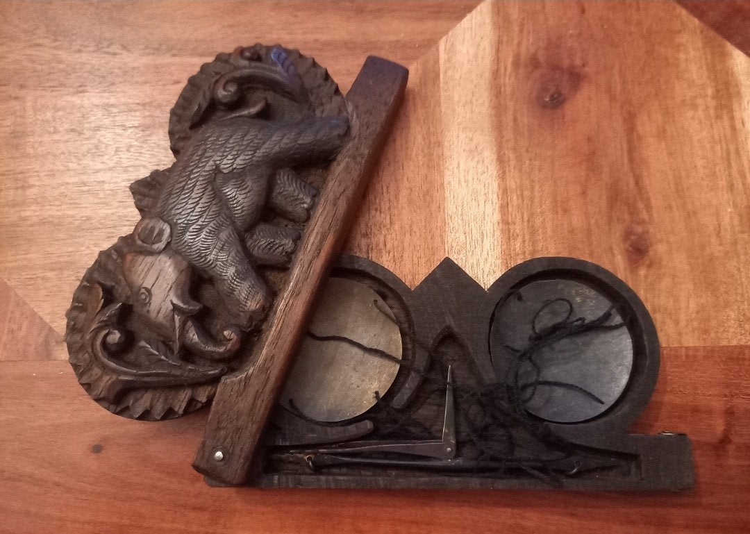 Antieke houten opium weegschaal met olifant snijwerk, Ophalen of Verzenden