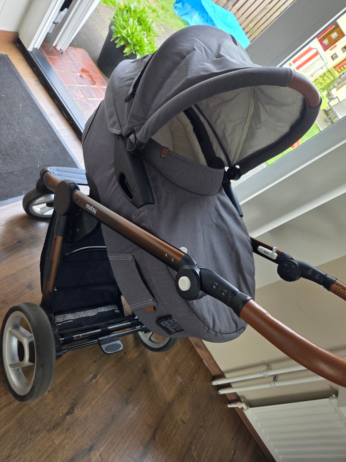 Mutsy Explorer 3-in-1 kinderwagen met reiswieg en adapters, Ophalen, Gebruikt, Mutsy, Met reiswieg