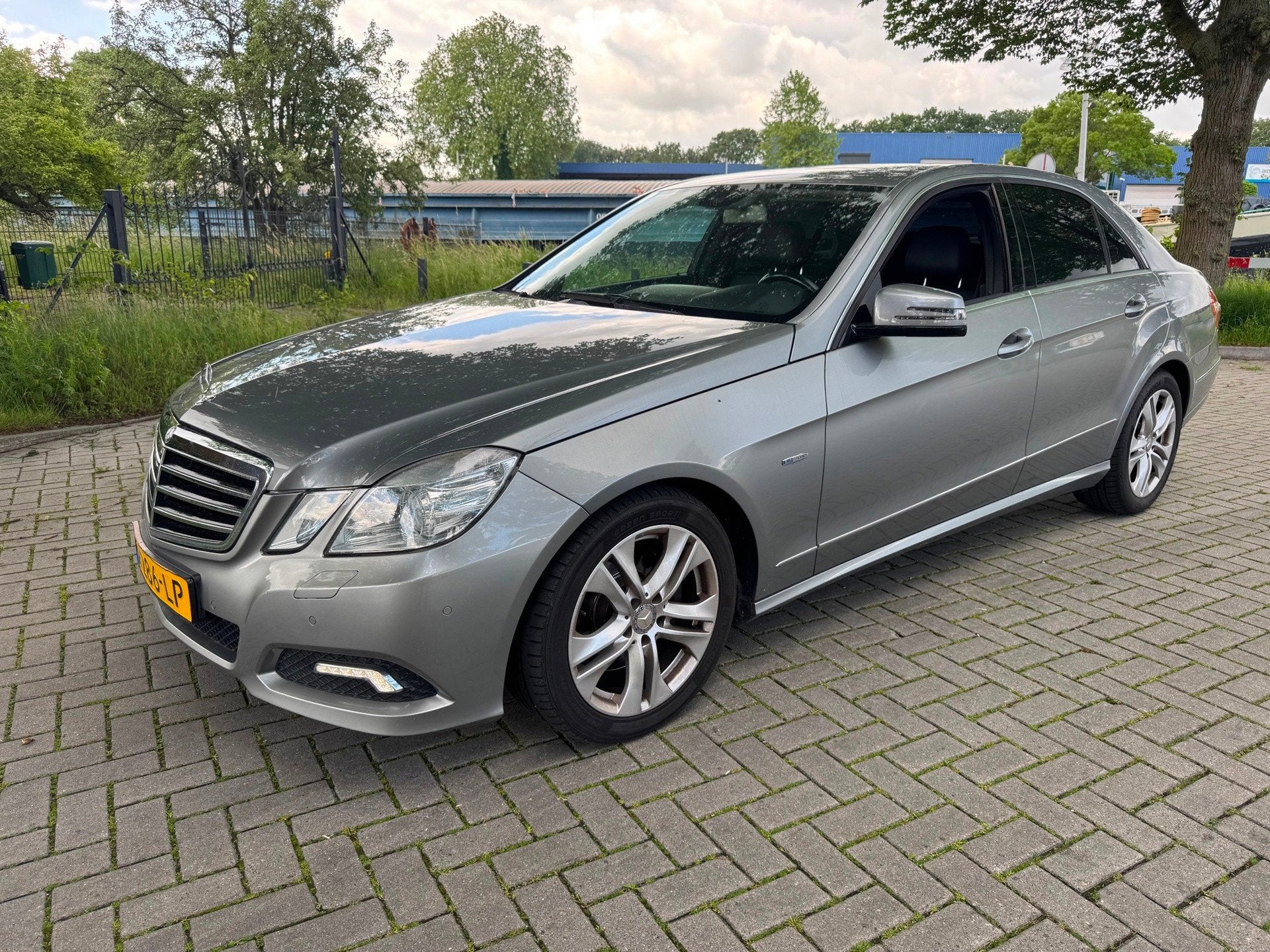 Mercedes-Benz E-klasse 350 CGI Avantgarde, Auto's, Mercedes-Benz, Bedrijf, Te koop, E-Klasse, Airbags, Airconditioning, Bi-Xenon koplampen