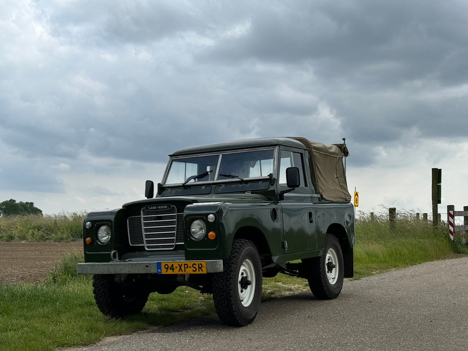 Land Rover Series 3 88 2.3 Pick-up 4WD 1984 Groen, 2286 cc, 4 cilinders, Leder en Stof, 68 pk