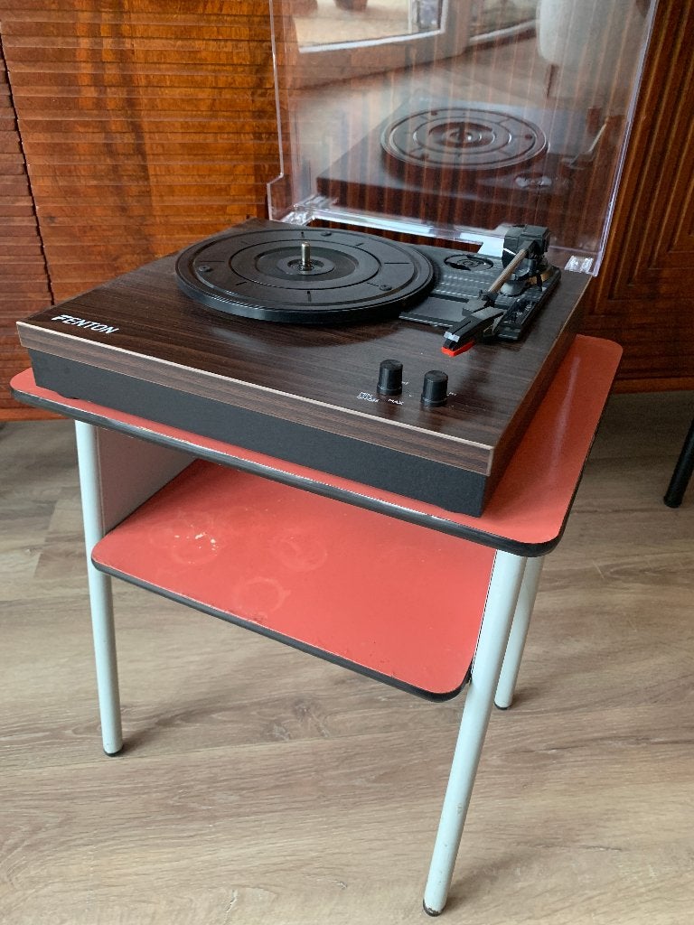 Vintage bijzettafel met metalen frame en houten blad, Huis en Inrichting, Minder dan 45 cm, Minder dan 55 cm, Gebruikt, Vintage