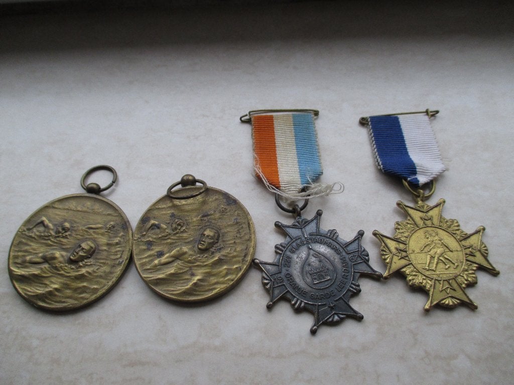 4 medailles, Ophalen of Verzenden, Overige materialen, Nederland