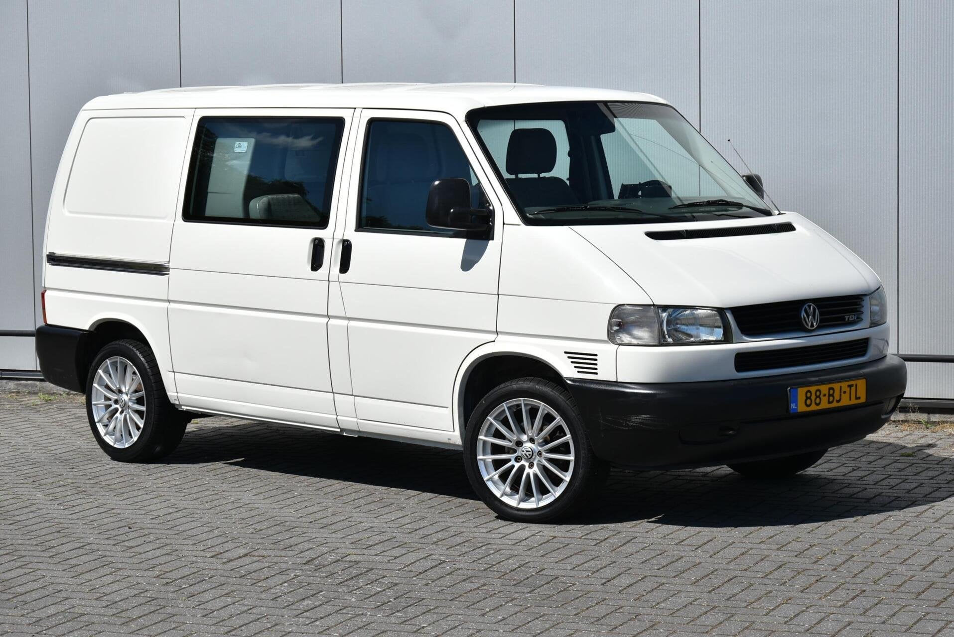 Volkswagen Transporter 2.5 TDI L1H1 Dubbel Cabine Zeer netje, Voorwielaandrijving, Gebruikt, Zwart, Volkswagen
