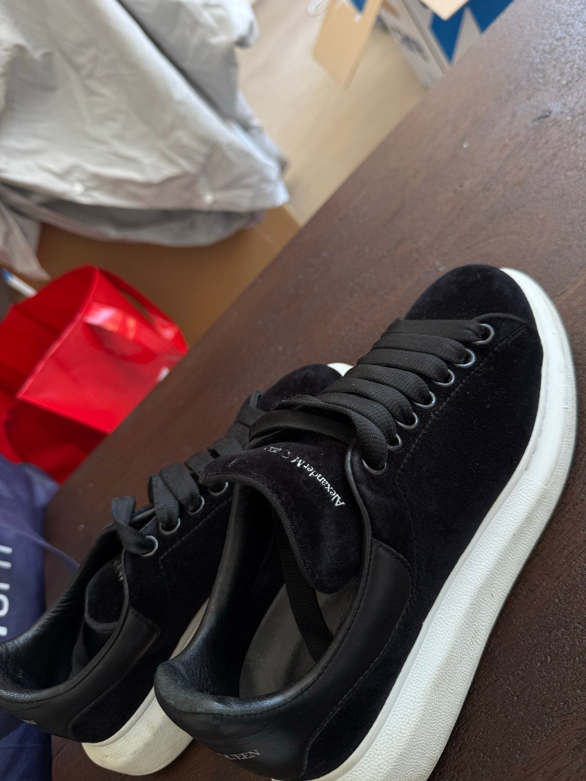 Alexander McQueen suède sneakers - Maat 37, Ophalen, Zo goed als nieuw, Zwart, Sneakers of Gympen
