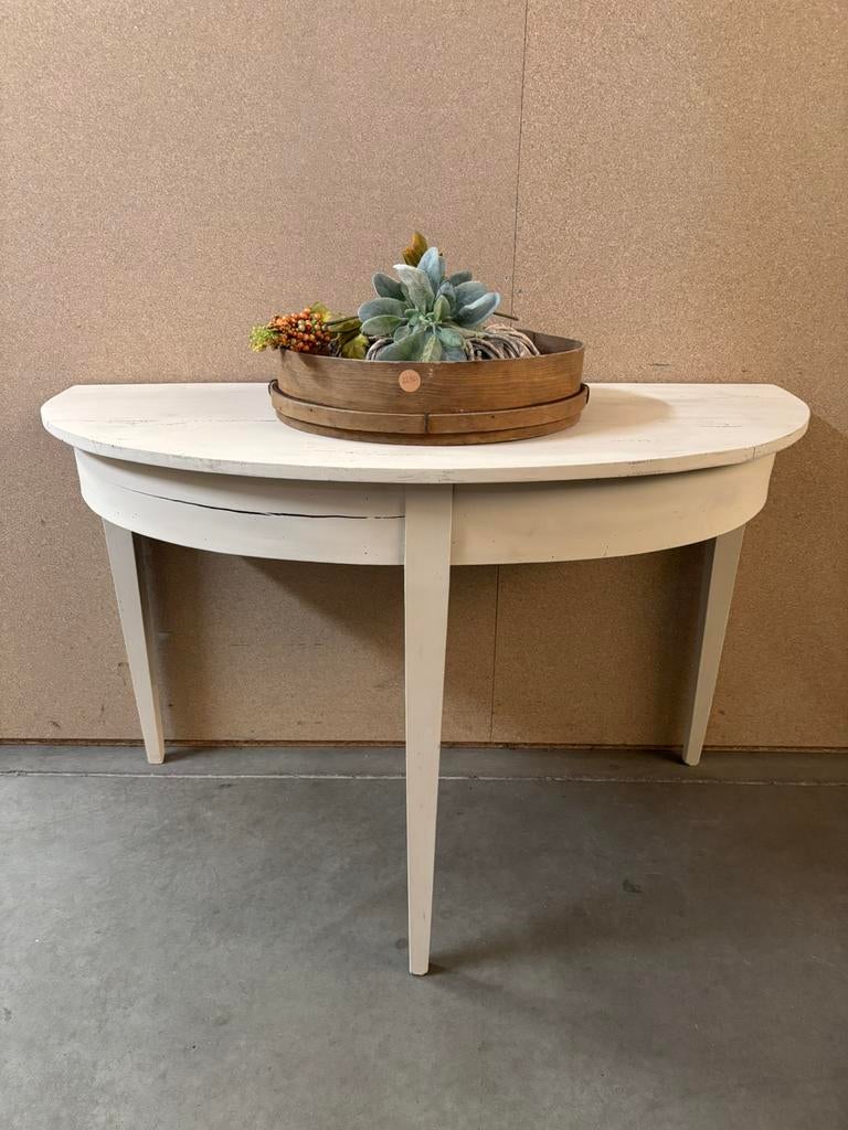 Brocante sidetable halfrond, Huis en Inrichting, Tafels | Sidetables, Ophalen, Studio Larilo, 100 tot 150 cm, Studiolarilo@gmail.com