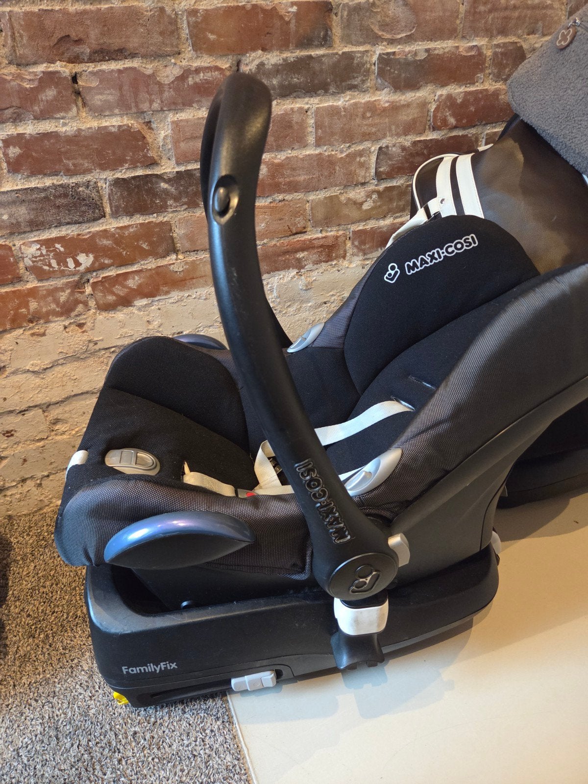 Maxi-Cosi autostoel met FamilyFix base