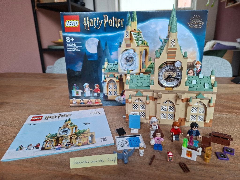 LEGO 76398 Harry Potter Zweinstein Ziekenhuisvleugel, Lego, Harry Potter, Ophalen of Verzenden, Zo goed als nieuw