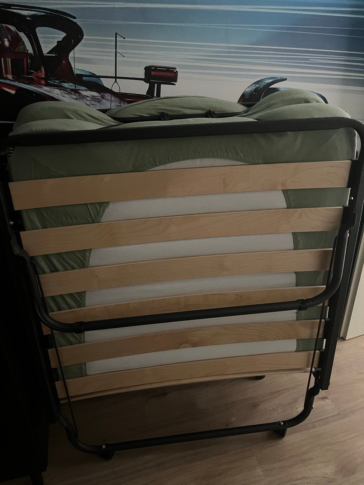 Comfortabel opklapbaar logeerbed met matras, Huis en Inrichting, Slaapkamer | Bedden, Ophalen, Eenpersoons, Zwart, Overige maten