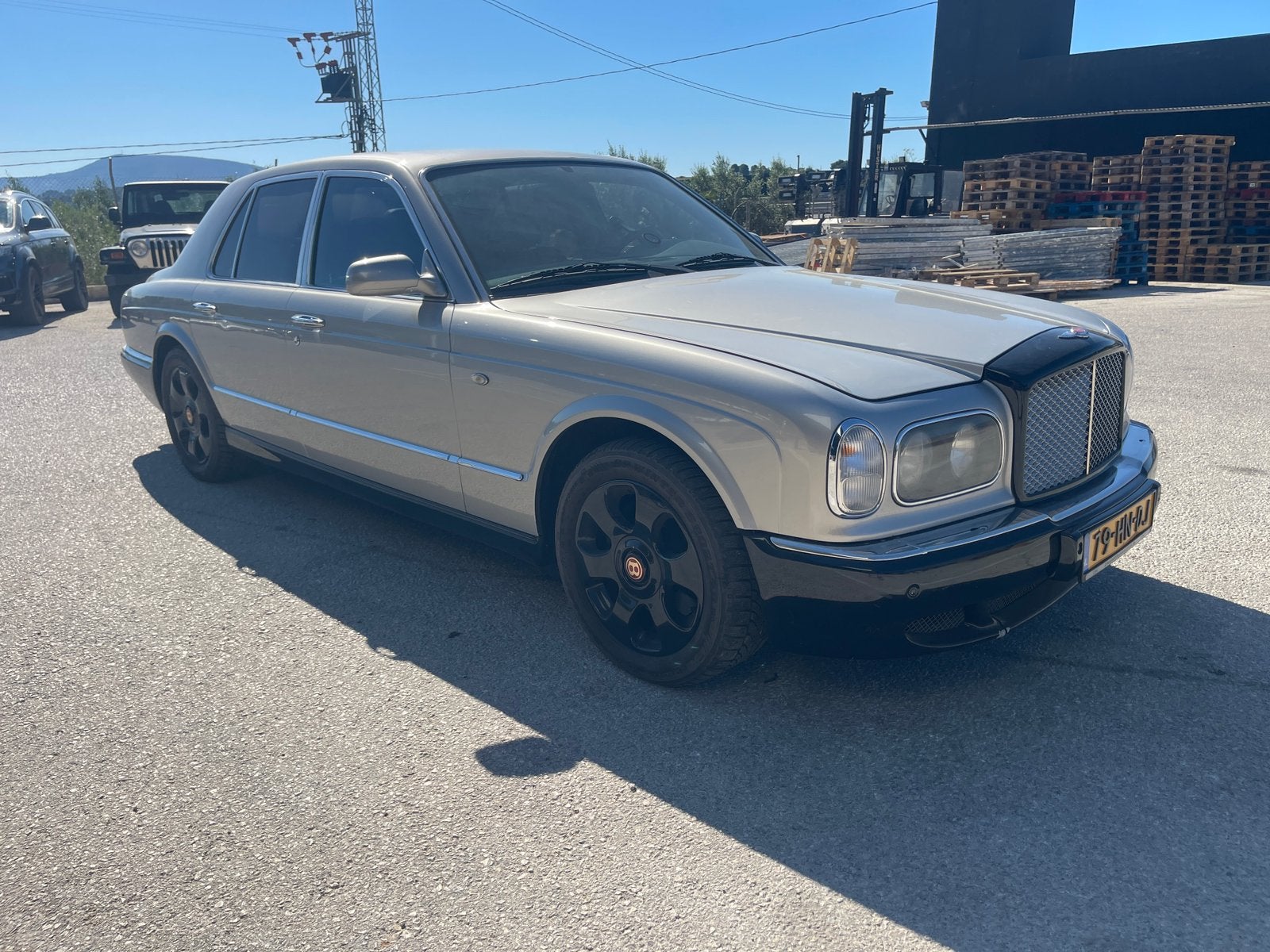 Bentley Arnage 6.8 AUT 2001 Grijs, Auto's, Bentley, Automaat, Achterwielaandrijving, 405 pk, Sound system