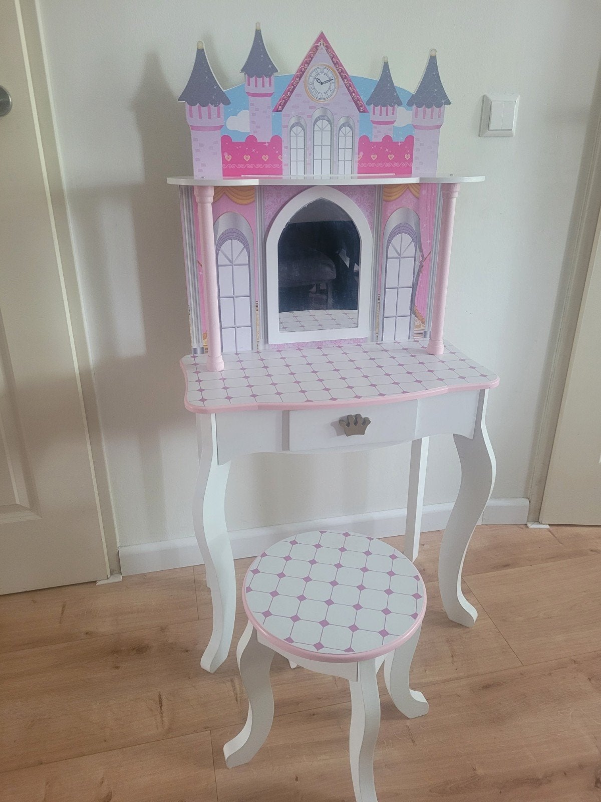 Kaptafel/speeltafel prinsessen, Ophalen, Gebruikt, Tafel(s) en Stoel(en)