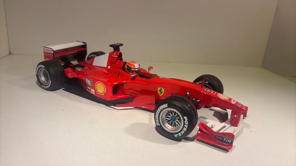 F1 ferrari 2000 m.Schumacher hot wheels 1.18, Hobby en Vrije tijd, Modelauto's | 1:18, Zo goed als nieuw, Hot Wheels, Ophalen of Verzenden