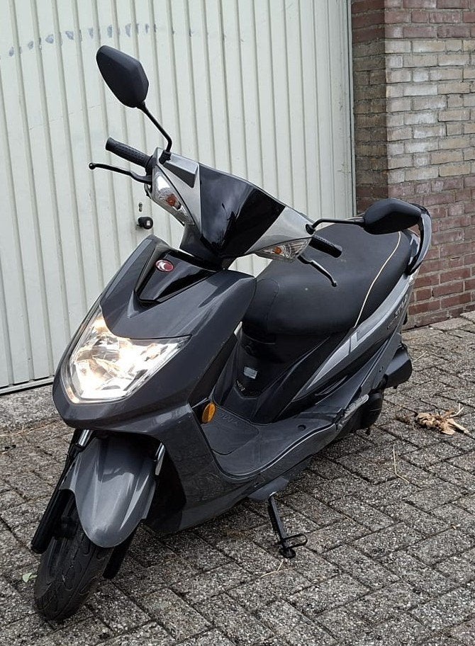 Mooie Kymco VP50 met geel kenteken, Fietsen en Brommers, Scooters | Kymco, Ophalen, Gebruikt, Overige modellen, Maximaal 45 km/u