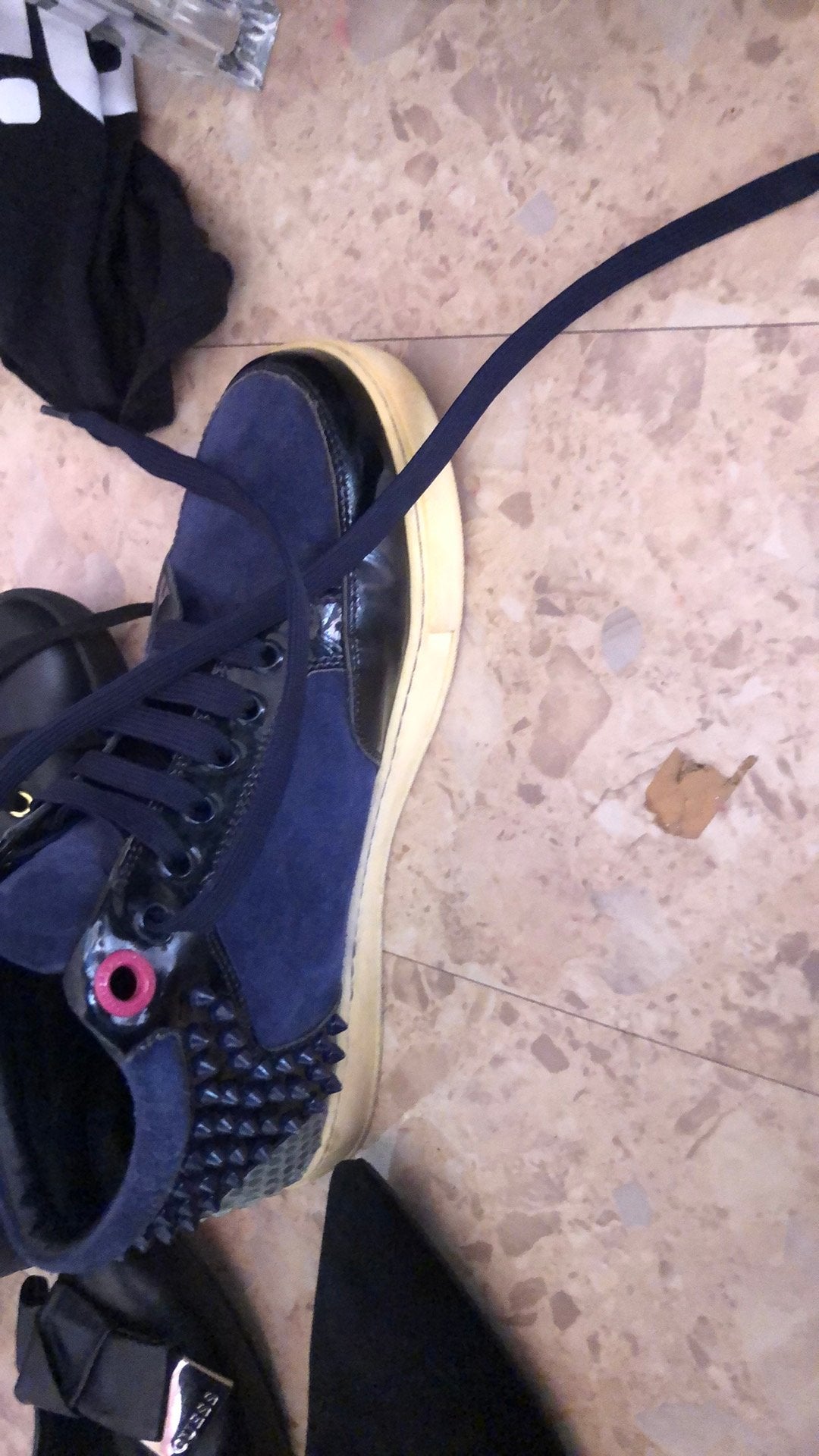 Mooie merk schoenen te koop GUESS  ROYAUMS ALBANO  LIU JO, Kleding | Dames, Ophalen of Verzenden, Zo goed als nieuw, Zwart, Sneakers of Gympen