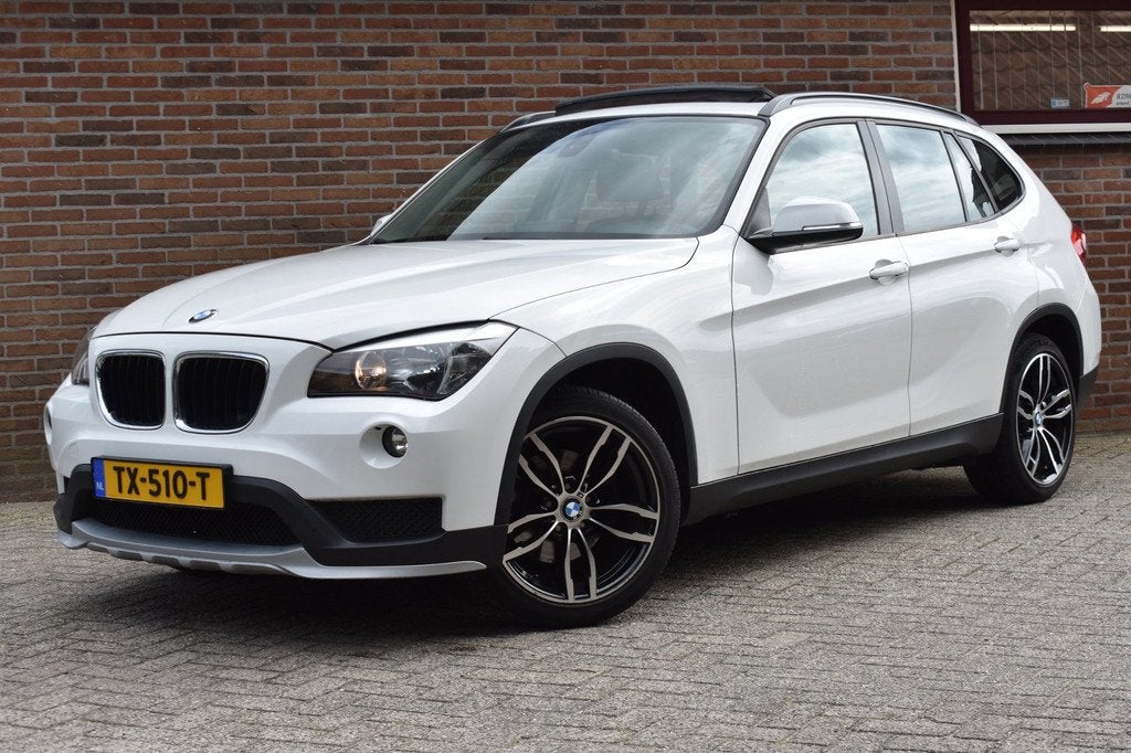 BMW X1 SDrive18i '15 Pano Leder Clima Navi Cruise Inruil mog, Achterwielaandrijving, 4 cilinders, Wit, Leder