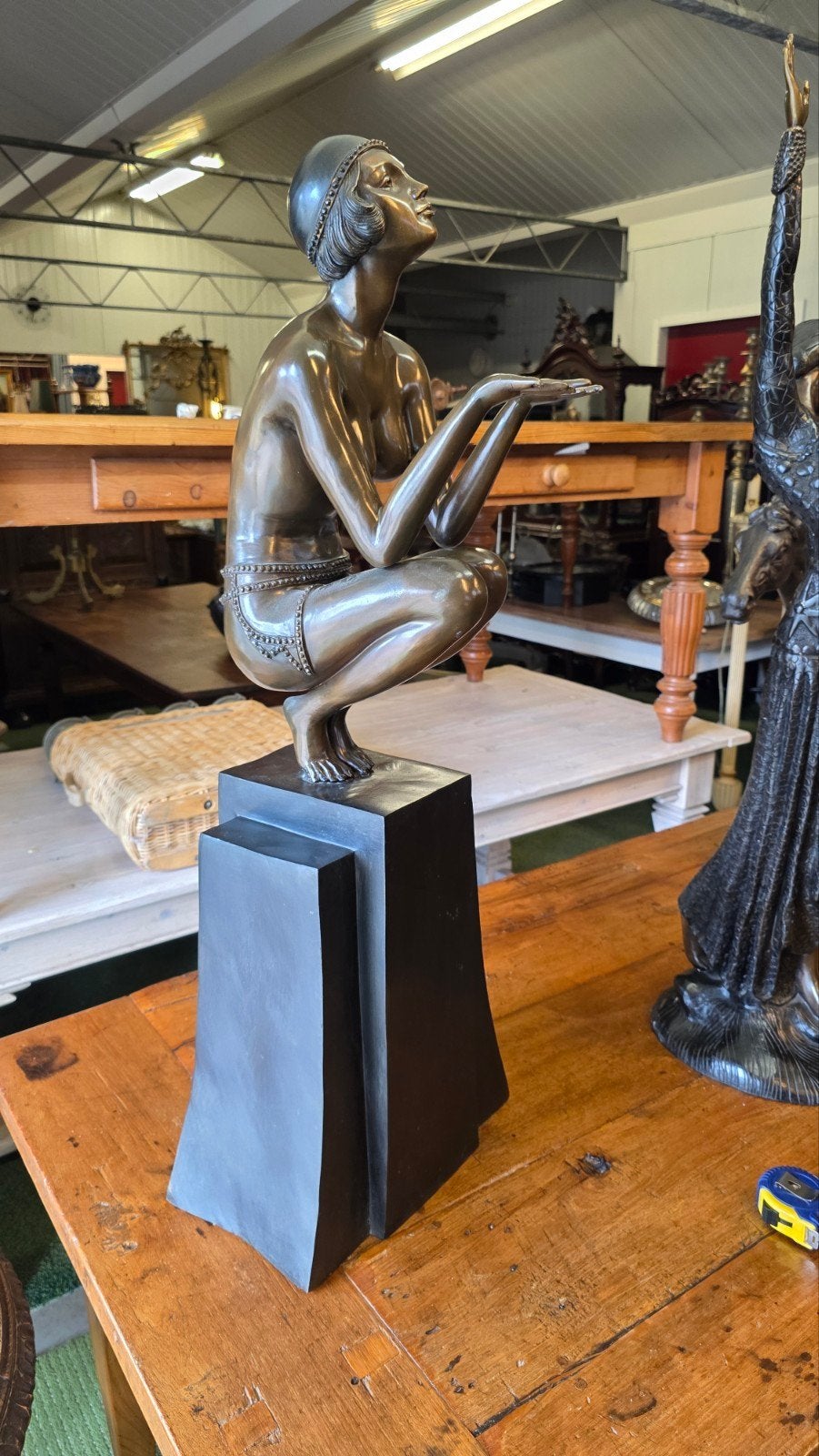 Groot gesigneerd Art Deco bronzen beeld, Ophalen