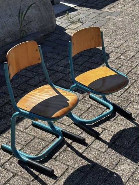 Set van 2 vintage schoolstoelen - Hout en Metaal, Huis en Inrichting, Ophalen, Gebruikt, Twee, Blauw