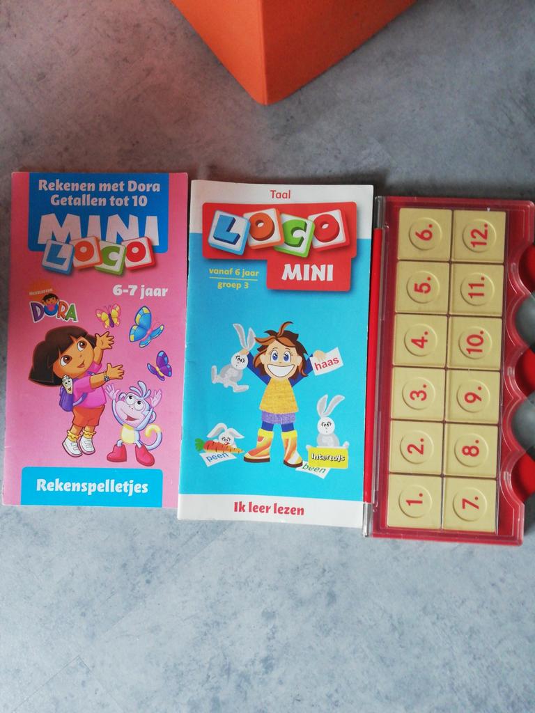 Mini loco tegeldoos met 2 boekjes, 6-7 jaar, Ophalen of Verzenden, Zo goed als nieuw, Taal en Lezen