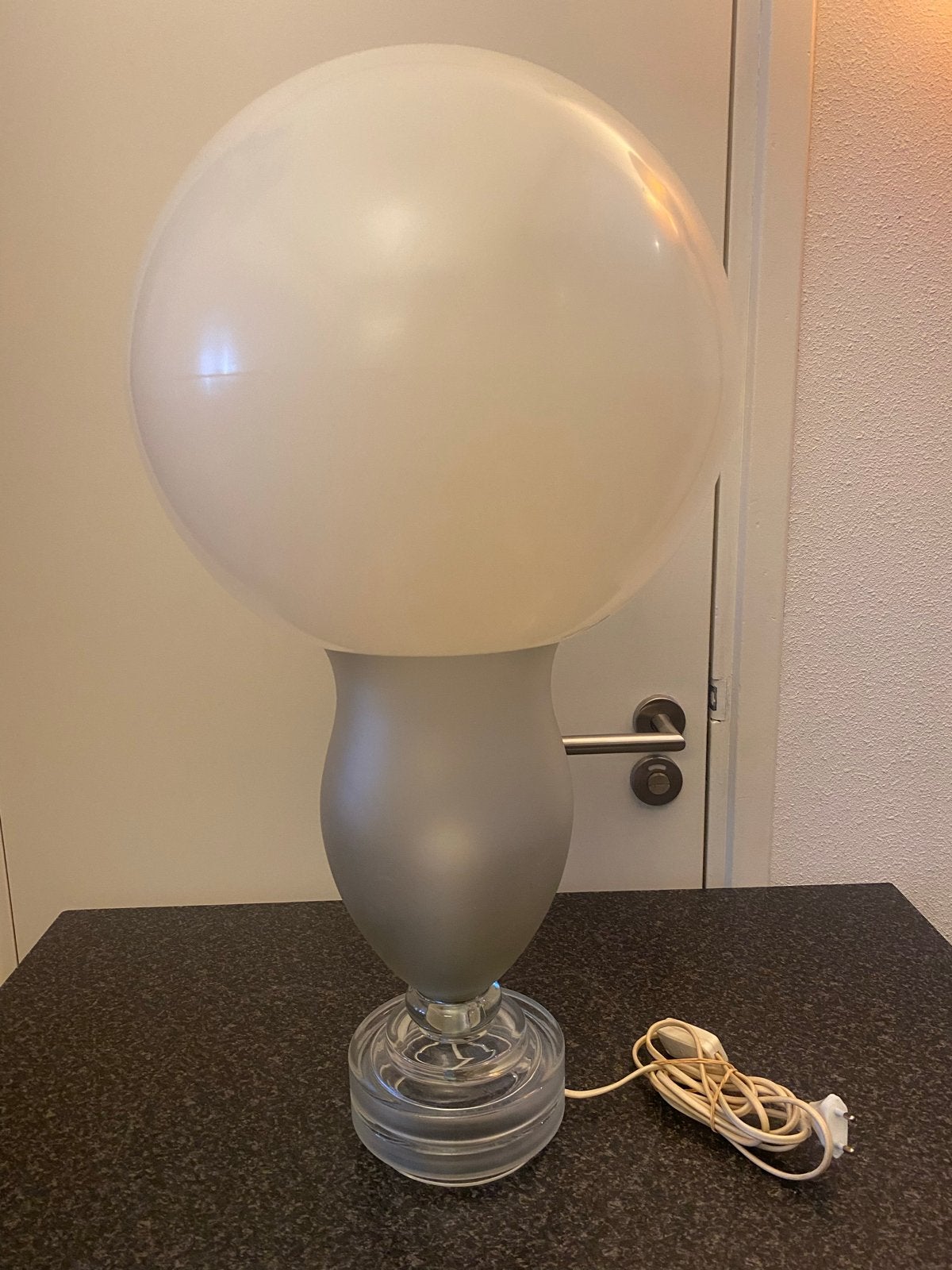 Moderne tafellamp met melkglas bol, Overige merken, Wit, Met stekker, Modern