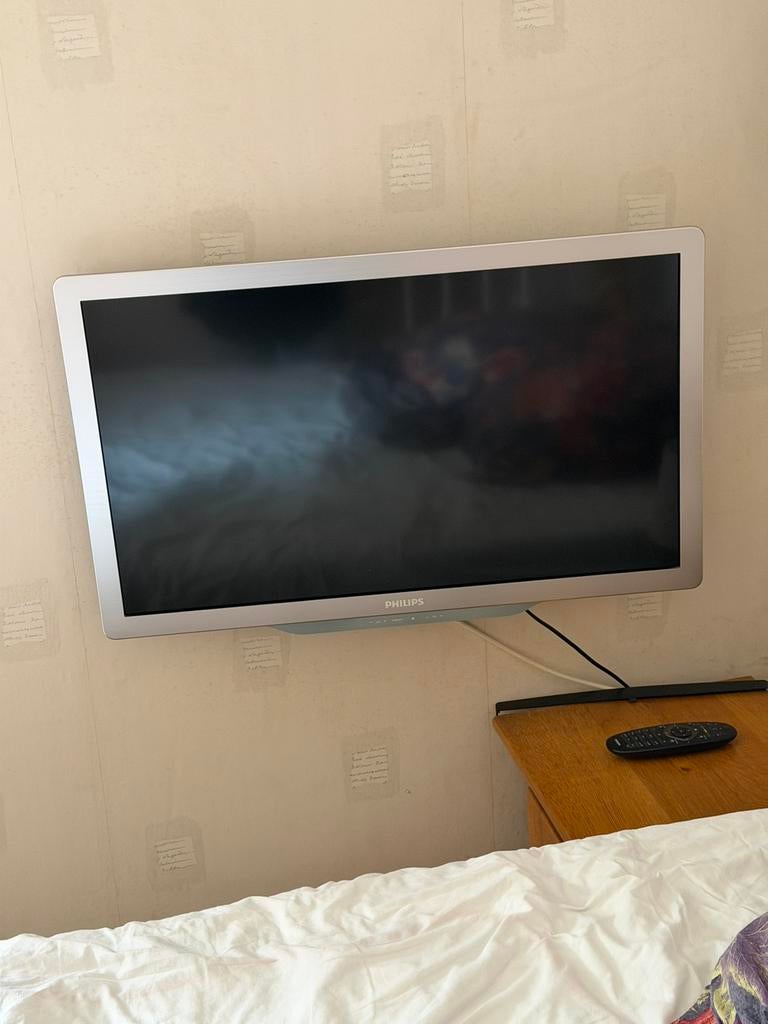 Te koop: een goed onderhouden ambilicht Philips LCD TV., Ophalen of Verzenden, Zo goed als nieuw, 50 Hz, Philips
