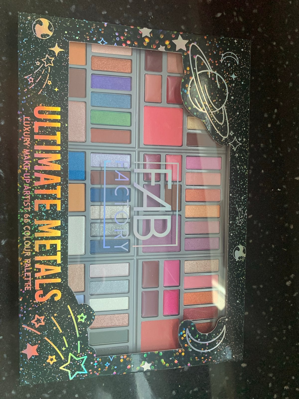 Nieuw Ultimate Metals Make-up Palet - 66 Kleuren, Nieuw, Ophalen of Verzenden, Make-up, Overige kleuren