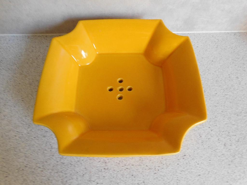Vergiet Treef of Fruittest  22x22x6 cm. Geel, Ophalen of Verzenden
