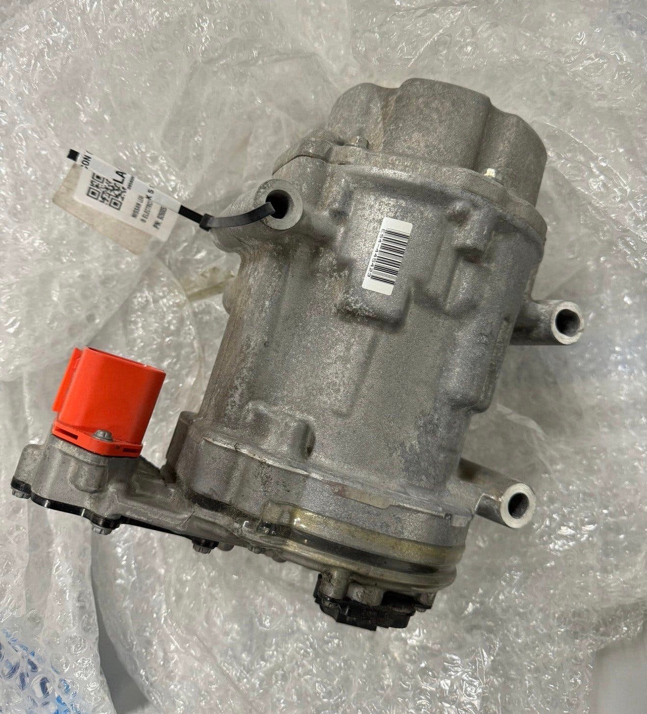 NISSAN Leaf 92600-5SA1A Airco compressor airconditioning AC, Gebruikt, P, P, P