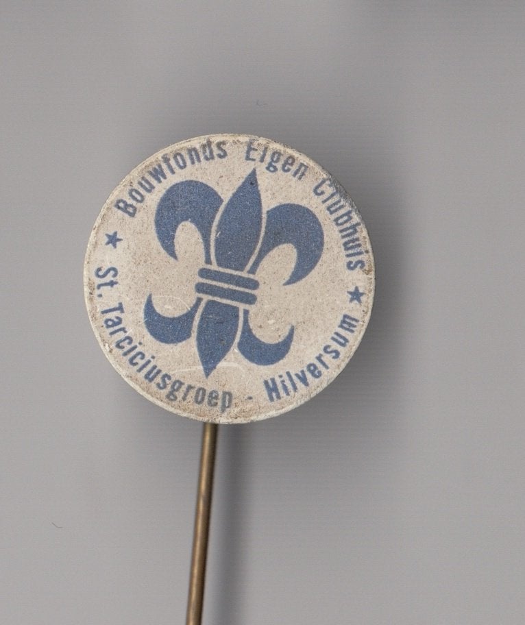 Scouting St. Tarciusgroep Hilversum speldje, Gebruikt, Niet vindbaar, Niet vindbaar, Speldje of Pin