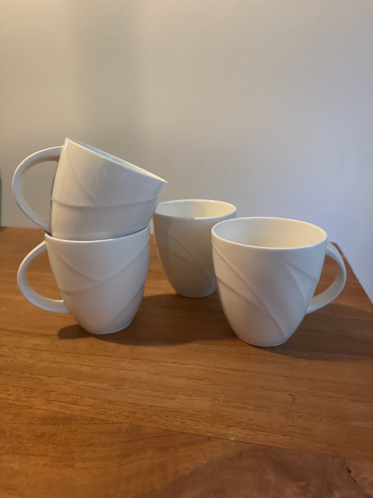 Set van 4 witte koffiekopjes, Huis en Inrichting, Ophalen, Zo goed als nieuw, Keramiek, Kop(pen) en/of Schotel(s)