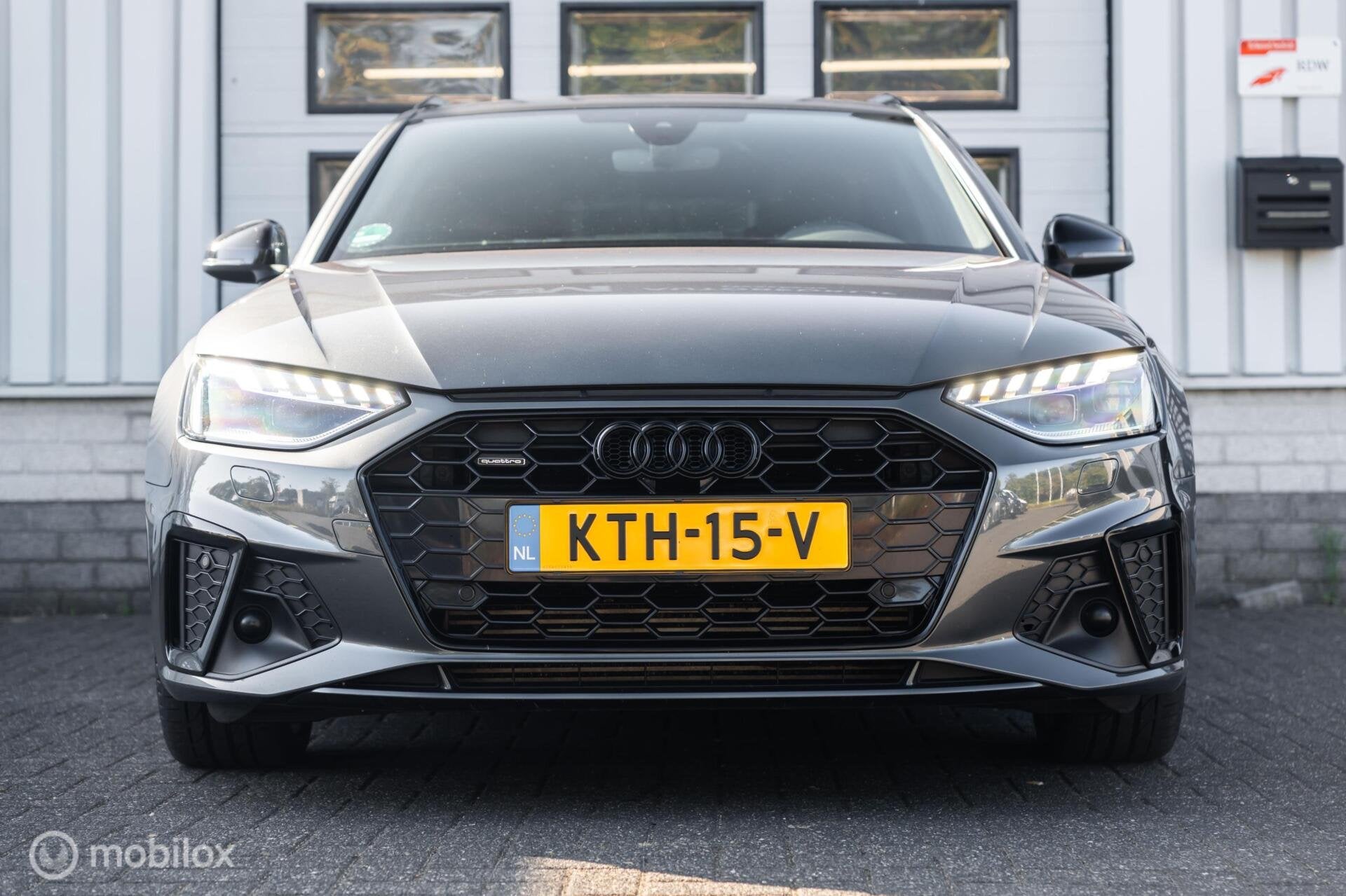 Foto 46 van Audi A4 Avant 45 TDI Quattro Edition S-Line Matrix Virtual