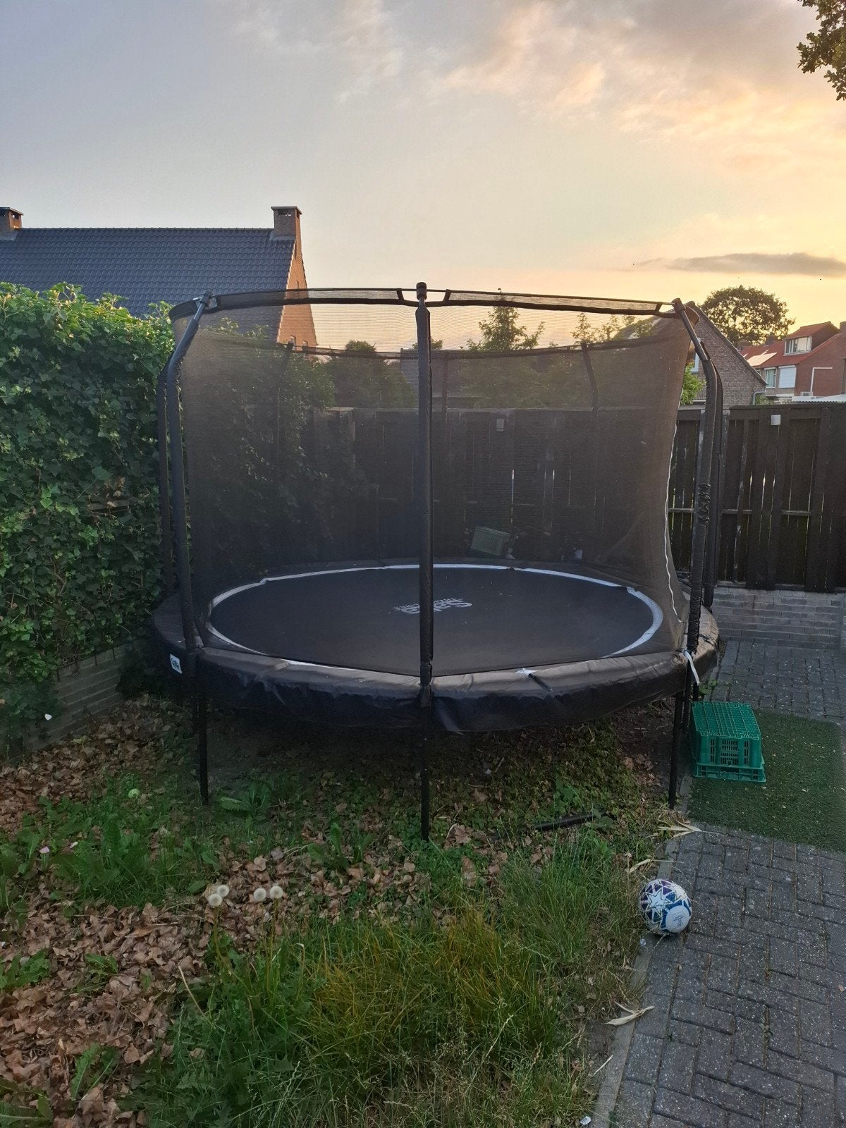 Trampoline Salta, Ophalen