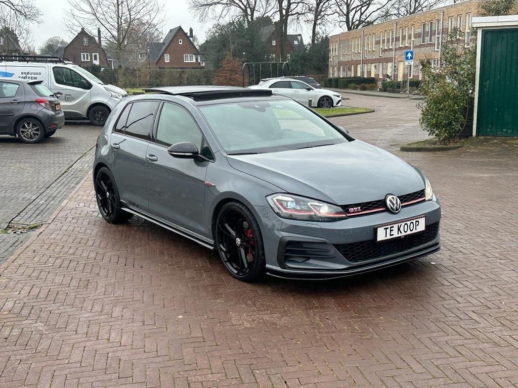 Volkswagen golf 2.0 TSI GTI TCR Pano/Keyless/Camera, Automaat, Dealer onderhouden, Hatchback, Sportstoelen
