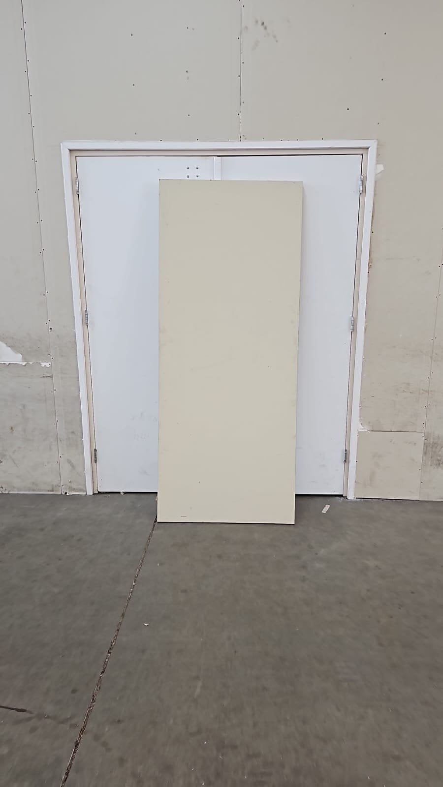 Boord deur, Ophalen, Mdf, 200 tot 250 cm, Plinten