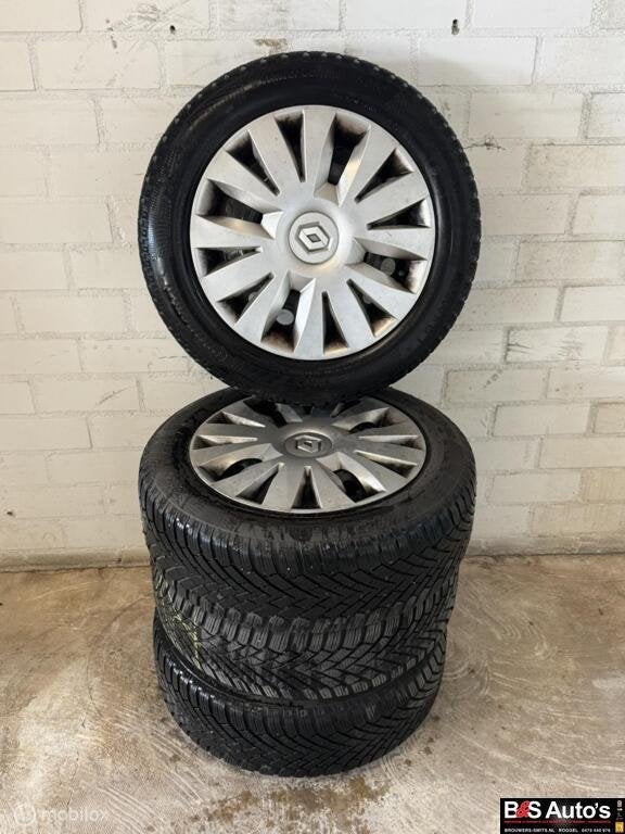 Winterwielen set Renault Clio III ('05->) 2150758, Ophalen, Gebruikt, 15 inch, Banden en Velgen
