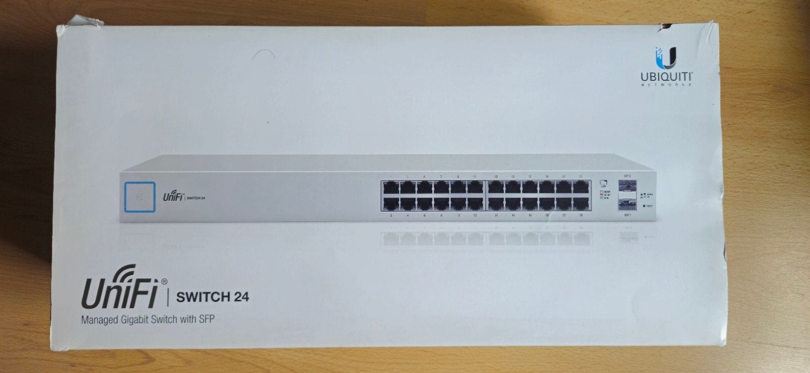 Ubiquiti UniFi Switch 24-poorts met rack beugels, Computers en Software, Ophalen of Verzenden, Gebruikt