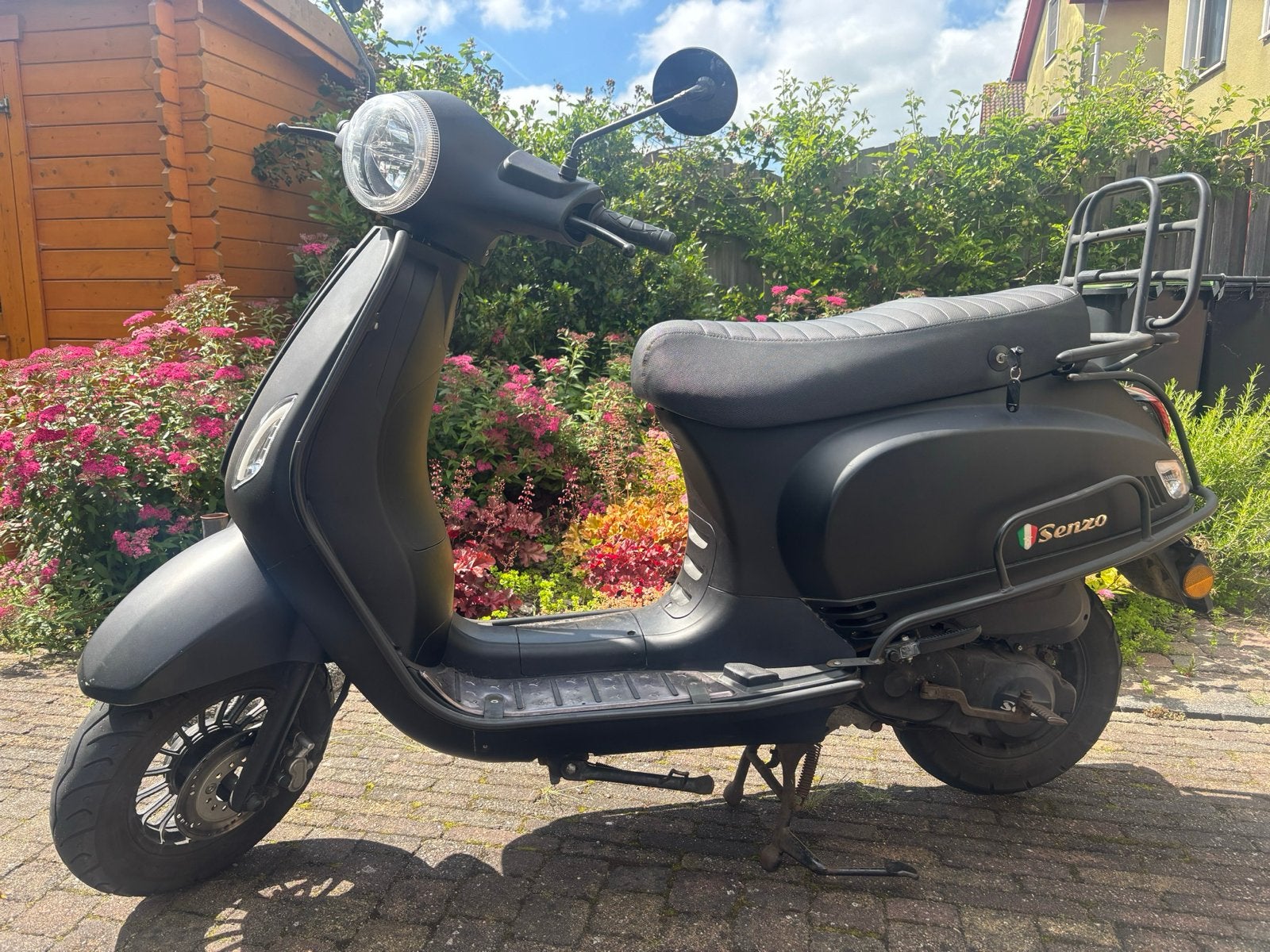 Senzo Riva Luxe Mat Zwart Scooter - Inclusief Accessoires, Fietsen en Brommers, Scooters | Overige merken, Ophalen, Gebruikt, Maximaal 45 km/u