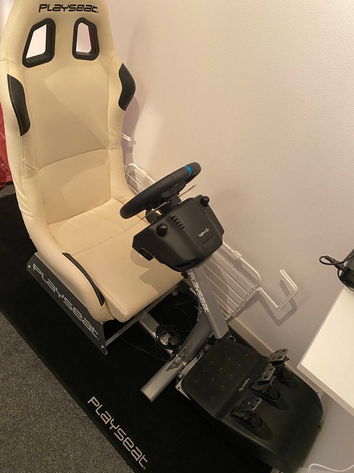 Complete Playseat Evolution met redbull racestuur en pedalen, Spelcomputers en Games, Ophalen, Racestoel, PlayStation, Zo goed als nieuw