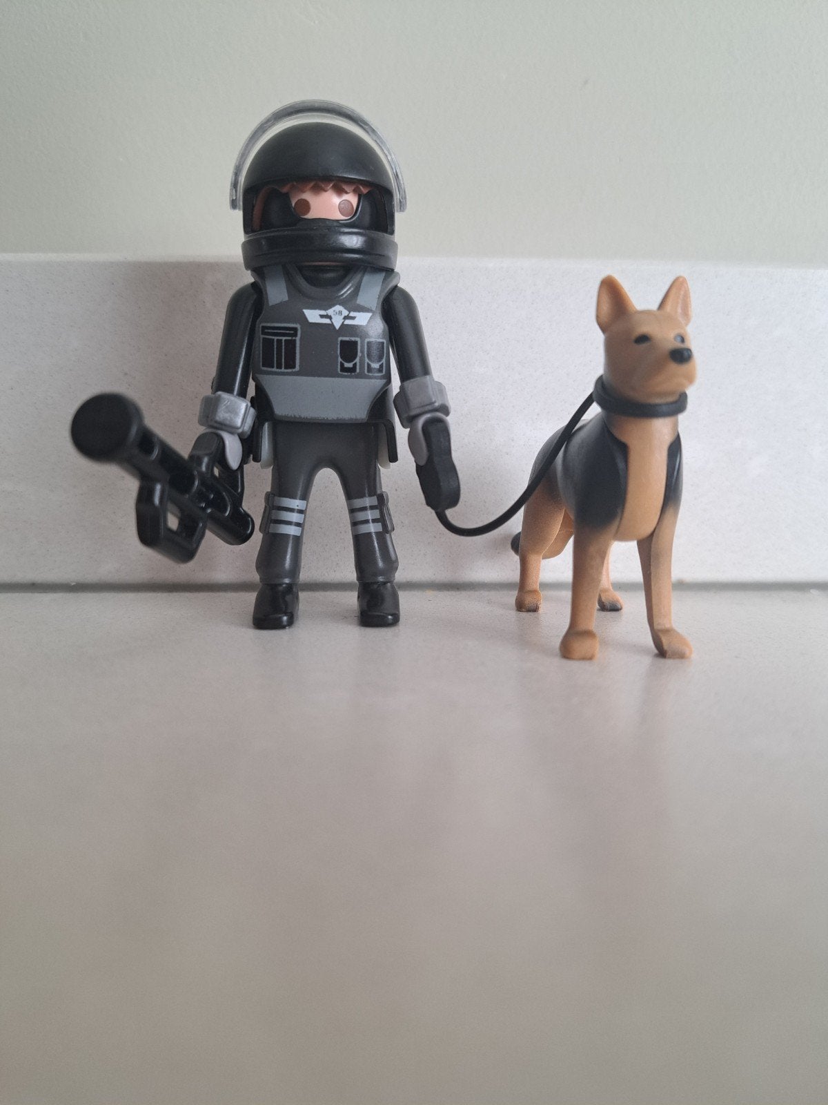 Playmobil 5369 Politieagent met Speurhond, Complete set, Ophalen of Verzenden, Zo goed als nieuw, City action