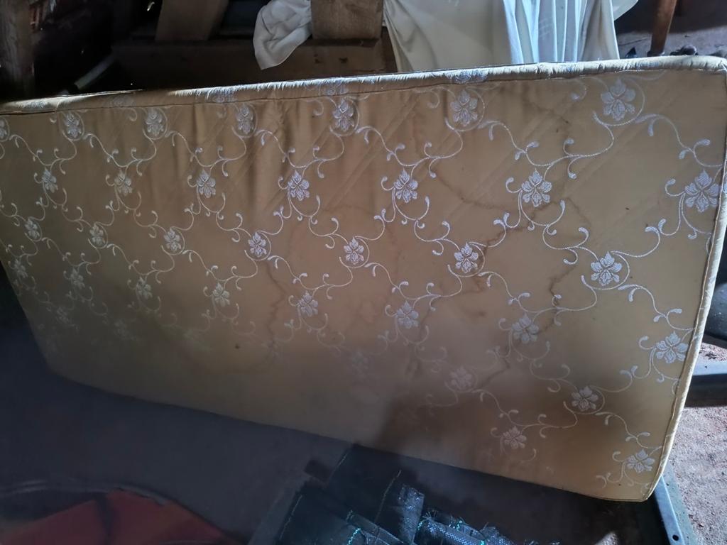 Matras, oud. GRATIS, Ophalen, Gebruikt, Eenpersoons