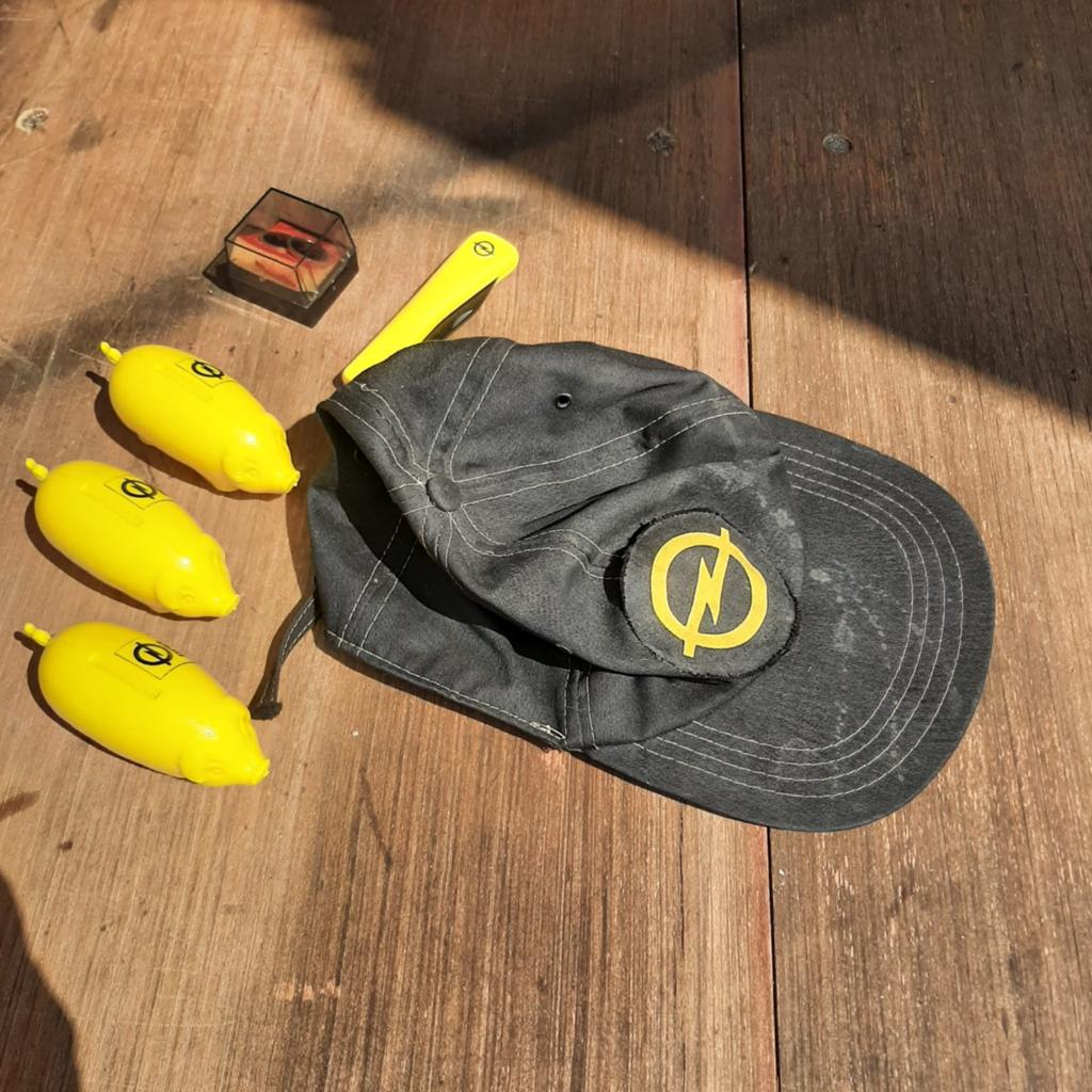 Opel mes, pet, 3x plastic spaarvarkentjes en manchetknopen, Ophalen of Verzenden, Nieuw